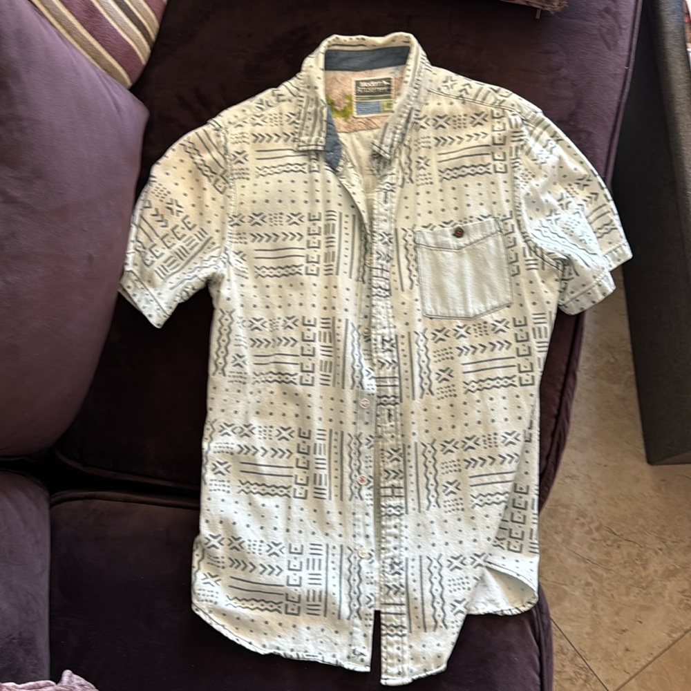 Modern amusement shirt vintage looking